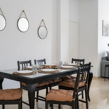 Leones Home, Parking Y Vistas Al Rio Sevilla Exterior foto